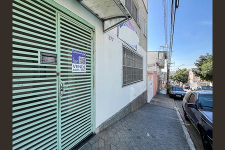 Casa à venda com 98m², 2 quartos e 1 vagaFachada e plaquinha