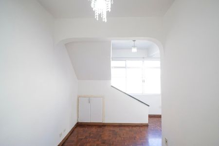 Casa à venda com 98m², 2 quartos e 1 vagaSala