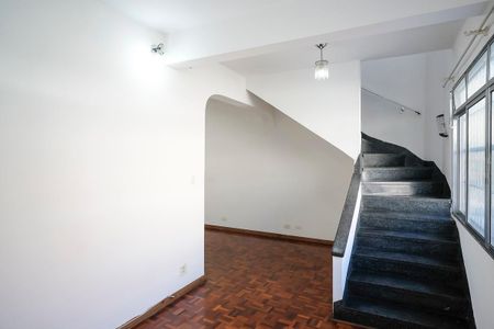 Casa à venda com 98m², 2 quartos e 1 vagaSala