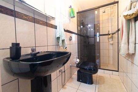 Apartamento à venda com 74m², 2 quartos e 1 vaga Apartamento à venda com 74m², 2 quartos e 1 vagaBanheiro