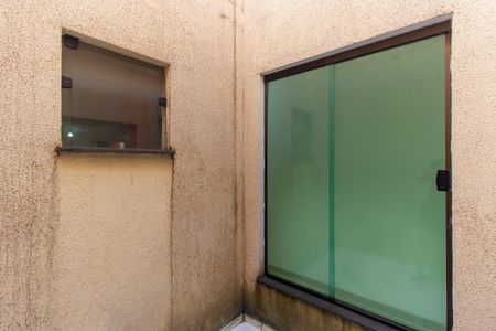 Casa à venda com 110m², 3 quartos e 2 vagas Casa à venda com 110m², 3 quartos e 2 vagasJardim de Inverno