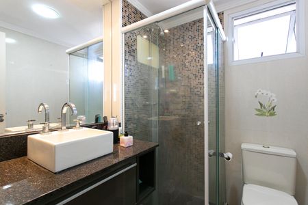 Apartamento à venda com 82m², 2 quartos e 2 vagas Apartamento à venda com 82m², 2 quartos e 2 vagasBanheiro da Suíte