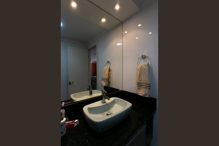 Apartamento à venda com 82m², 2 quartos e 2 vagas Apartamento à venda com 82m², 2 quartos e 2 vagasBanheiro Social