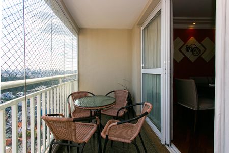 Apartamento à venda com 82m², 2 quartos e 2 vagas Apartamento à venda com 82m², 2 quartos e 2 vagasVaranda