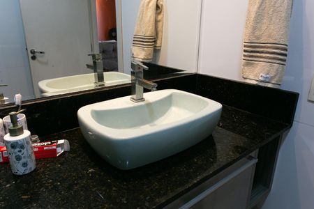 Apartamento à venda com 82m², 2 quartos e 2 vagas Apartamento à venda com 82m², 2 quartos e 2 vagasBanheiro Social