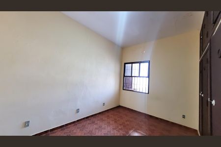 Casa à venda com 208m², 3 quartos e 4 vagasQuarto 2