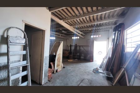 Casa à venda com 208m², 3 quartos e 4 vagasGalpão