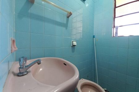 Casa à venda com 123m², 3 quartos e 3 vagasBanheiro 2