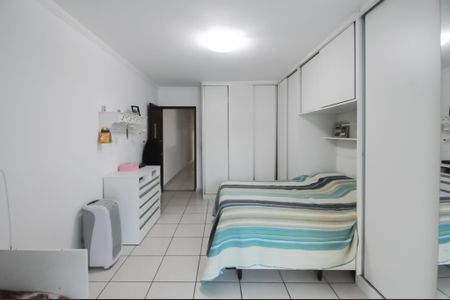 Casa à venda com 184m², 4 quartos e 2 vagasSuíte 