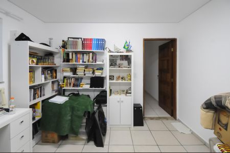 Casa à venda com 184m², 4 quartos e 2 vagasQuarto 3