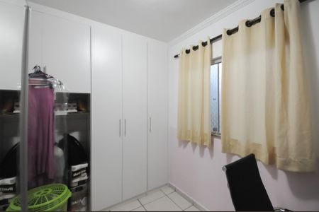 Casa à venda com 184m², 4 quartos e 2 vagasQuarto 