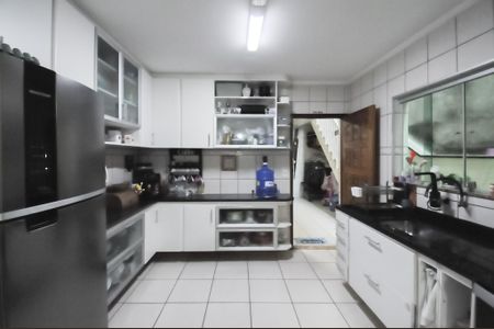 Casa à venda com 184m², 4 quartos e 2 vagasCozinha - Armários