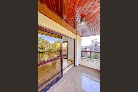 Apartamento à venda com 289m², 4 quartos e 4 vagasVaranda