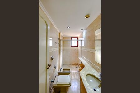 Apartamento à venda com 289m², 4 quartos e 4 vagasBanheiro da Suíte 2