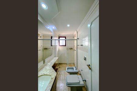 Apartamento à venda com 289m², 4 quartos e 4 vagasBanheiro da Suíte 3