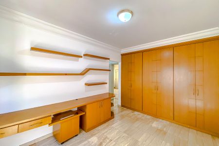 Apartamento à venda com 289m², 4 quartos e 4 vagasQuarto 2 - Suíte