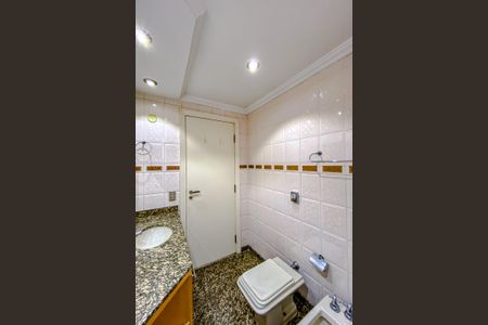 Apartamento à venda com 289m², 4 quartos e 4 vagasBanheiro da Suíte 1