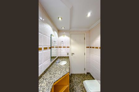 Apartamento à venda com 289m², 4 quartos e 4 vagasBanheiro da Suíte 1