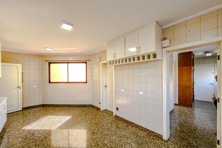 Apartamento à venda com 289m², 4 quartos e 4 vagasCozinha