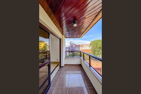 Apartamento à venda com 289m², 4 quartos e 4 vagasVaranda