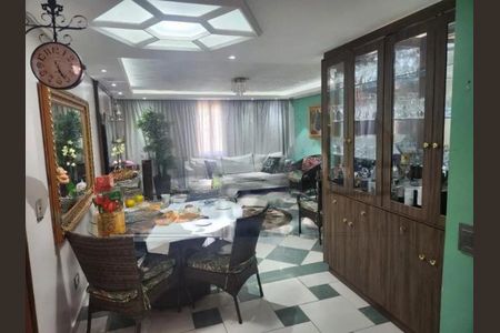 Apartamento à venda com 3 quartos, 240m² em Vila Santo Estefano, São Paulo