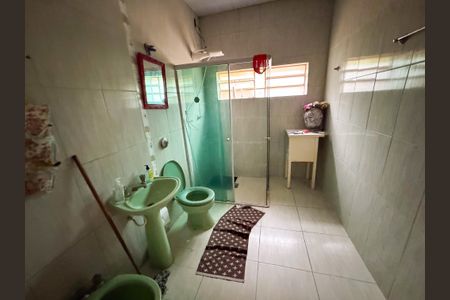 Casa à venda com 360m², 4 quartos e 3 vagasBanheiro/Suite