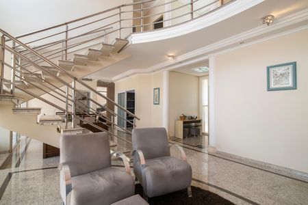 Casa de condomínio para alugar com 500m², 5 quartos e 6 vagasSala