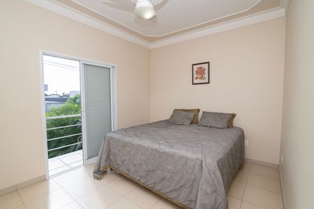 Casa de condomínio para alugar com 500m², 5 quartos e 6 vagasQuarto 1