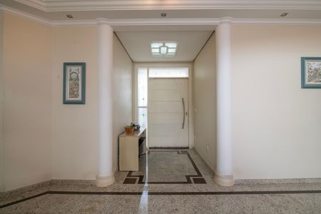 Casa de condomínio para alugar com 500m², 5 quartos e 6 vagasSala - Entrada Principal