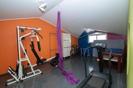 Casa de condomínio para alugar com 500m², 5 quartos e 6 vagasAcademia