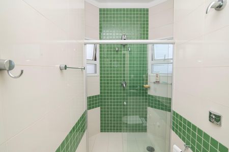 Casa de condomínio para alugar com 500m², 5 quartos e 6 vagasBanheiro Social