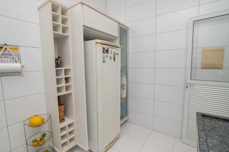 Casa de condomínio para alugar com 500m², 5 quartos e 6 vagasCozinha da Area Externa