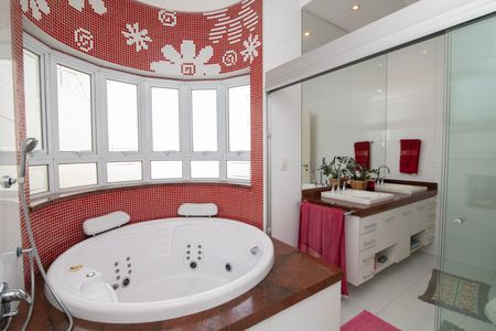 Casa de condomínio para alugar com 500m², 5 quartos e 6 vagasBanheiro do Quarto 3 Suíte Master