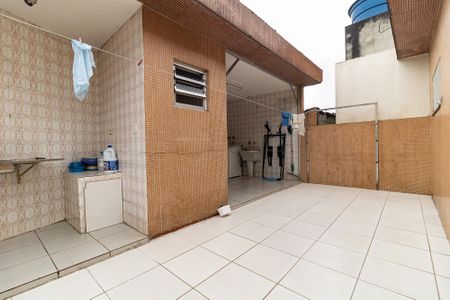 Casa à venda com 110m², 2 quartos e 3 vagas Casa à venda com 110m², 2 quartos e 3 vagasQuintal