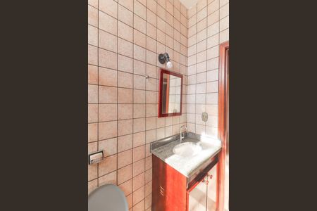 Casa para alugar com 130m², 3 quartos e 2 vagas Casa para alugar com 130m², 3 quartos e 2 vagasBanheiro