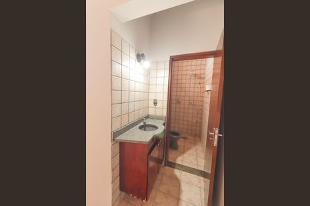 Casa para alugar com 130m², 3 quartos e 2 vagas Casa para alugar com 130m², 3 quartos e 2 vagasBanheiro