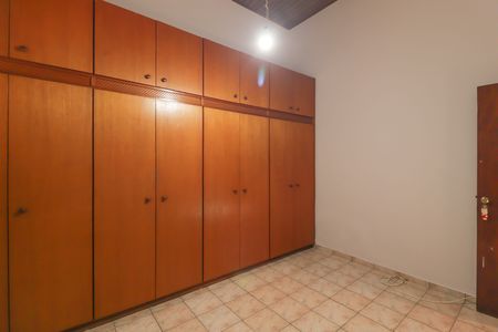 Casa para alugar com 130m², 3 quartos e 2 vagas Casa para alugar com 130m², 3 quartos e 2 vagasQuarto