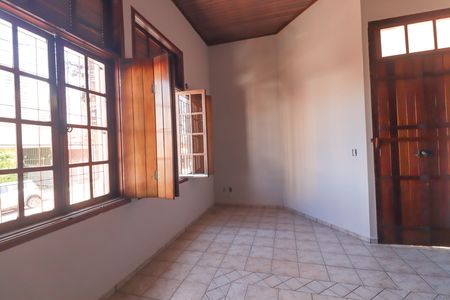Casa para alugar com 130m², 3 quartos e 2 vagas Casa para alugar com 130m², 3 quartos e 2 vagasSala
