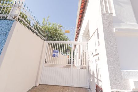 Casa para alugar com 130m², 3 quartos e 2 vagas Casa para alugar com 130m², 3 quartos e 2 vagasFachada