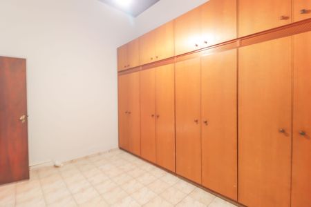 Casa para alugar com 130m², 3 quartos e 2 vagas Casa para alugar com 130m², 3 quartos e 2 vagasQuarto