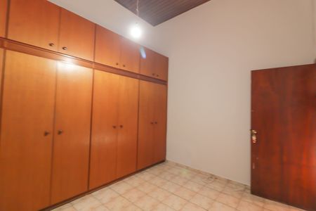 Casa para alugar com 130m², 3 quartos e 2 vagas Casa para alugar com 130m², 3 quartos e 2 vagasQuarto