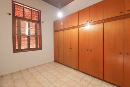 Casa para alugar com 130m², 3 quartos e 2 vagas Casa para alugar com 130m², 3 quartos e 2 vagasQuarto