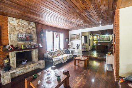 Casa de condomínio à venda com 220m², 3 quartos e 3 vagasSala