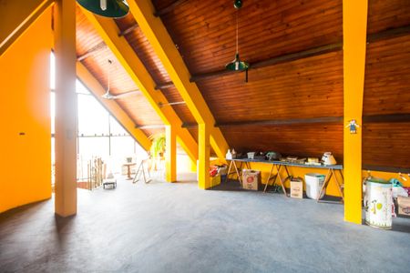 Casa de condomínio à venda com 220m², 3 quartos e 3 vagasSala 2