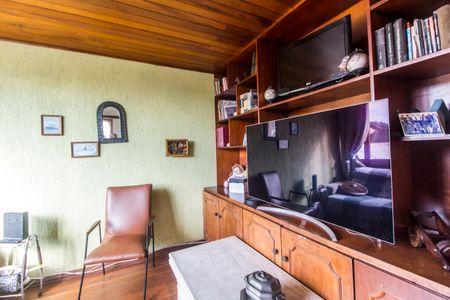 Casa de condomínio à venda com 220m², 3 quartos e 3 vagasSala de TV