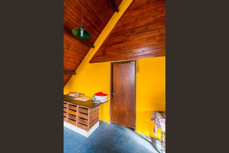 Casa de condomínio à venda com 220m², 3 quartos e 3 vagasDepósito