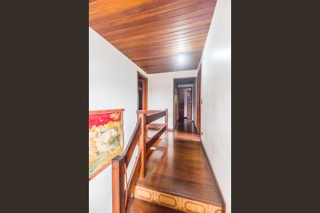 Casa de condomínio à venda com 220m², 3 quartos e 3 vagasCorredor
