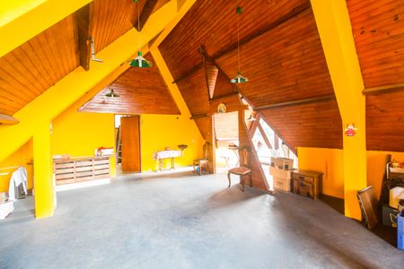 Casa de condomínio à venda com 220m², 3 quartos e 3 vagasSala 2