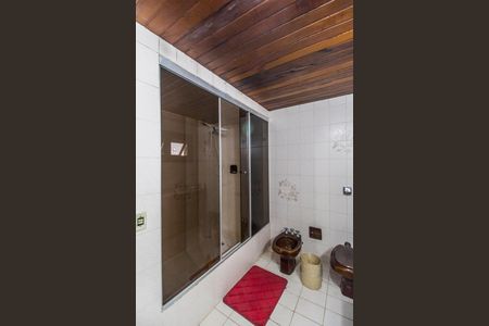 Casa de condomínio à venda com 220m², 3 quartos e 3 vagasBanheiro da Suíte 1