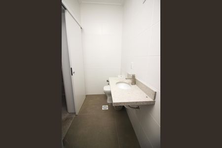 Casa de condomínio à venda com 96m², 3 quartos e 2 vagas Casa de condomínio à venda com 96m², 3 quartos e 2 vagasBanheiro da Suíte